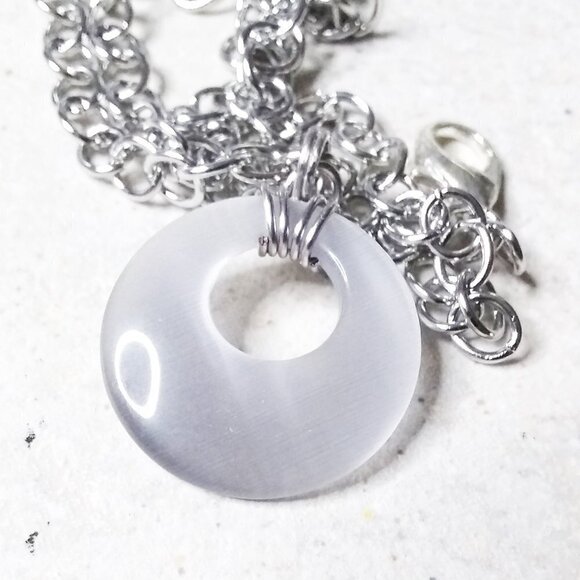 Shimmering Silver/Grey CatsEye Pendant + 19" Adjustable Stainless Steal Chain - Picture 9 of 9